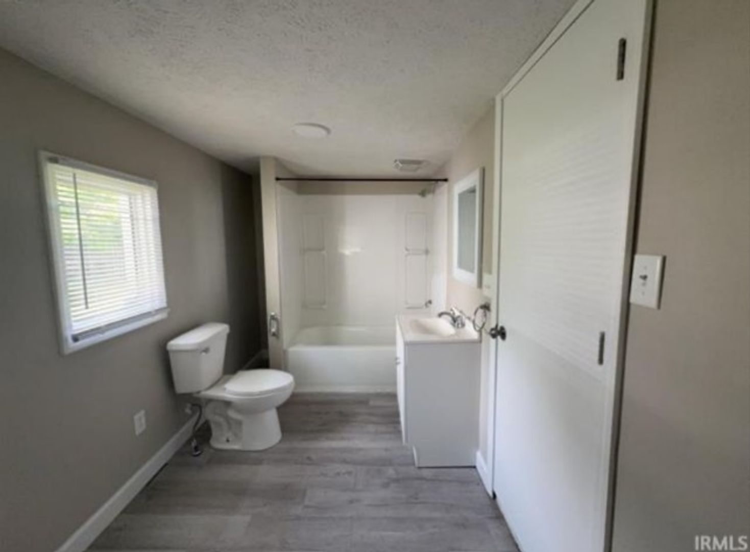 Muncie Apartment: 2209 E 9th