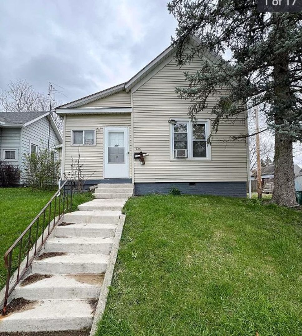 Muncie House: 526 S Proud St