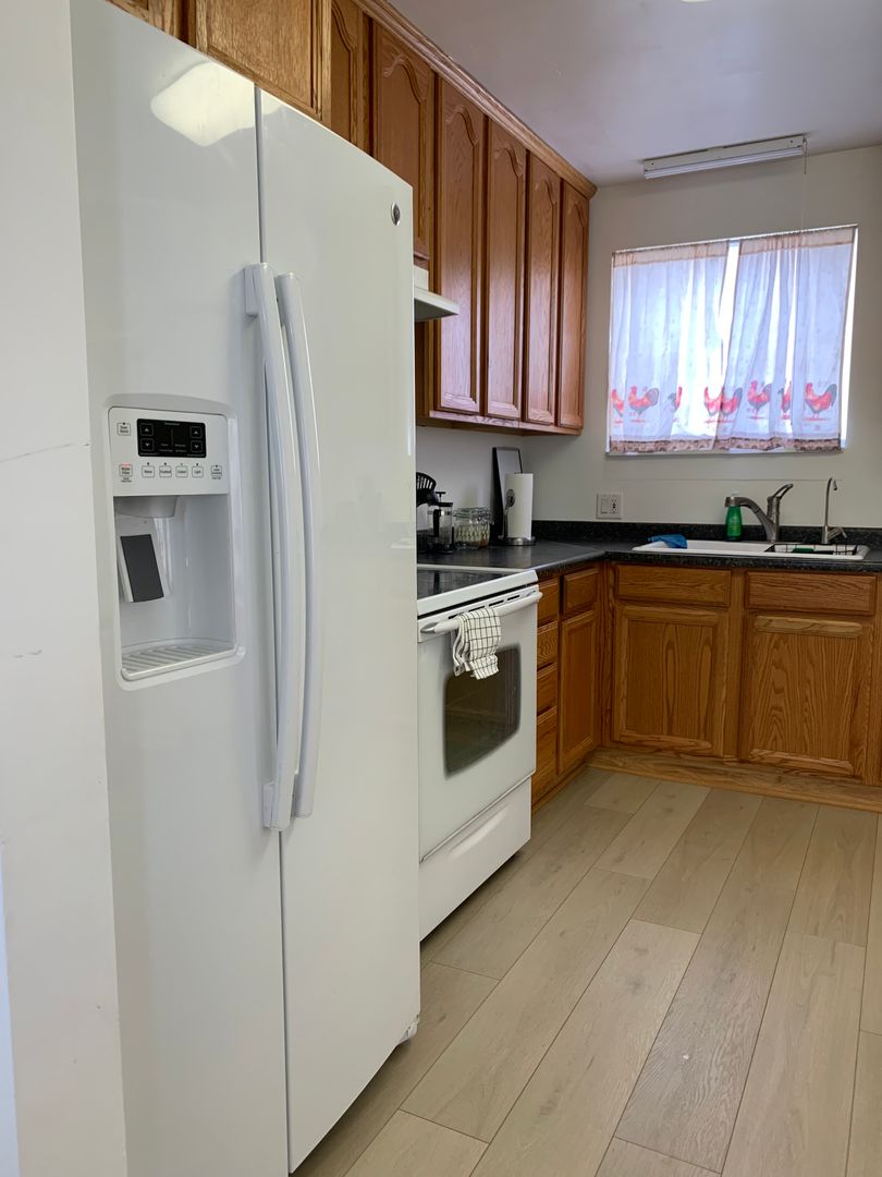 Needles House: 129 Erin Dr