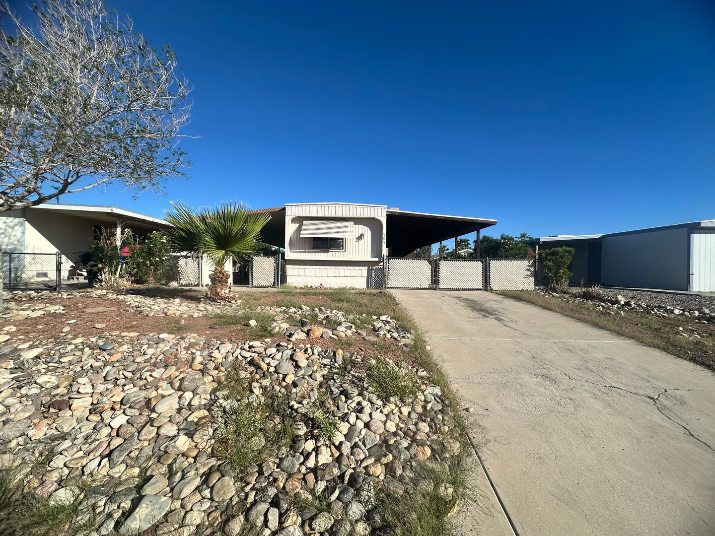 Bullhead City House: 905 Terrace Dr