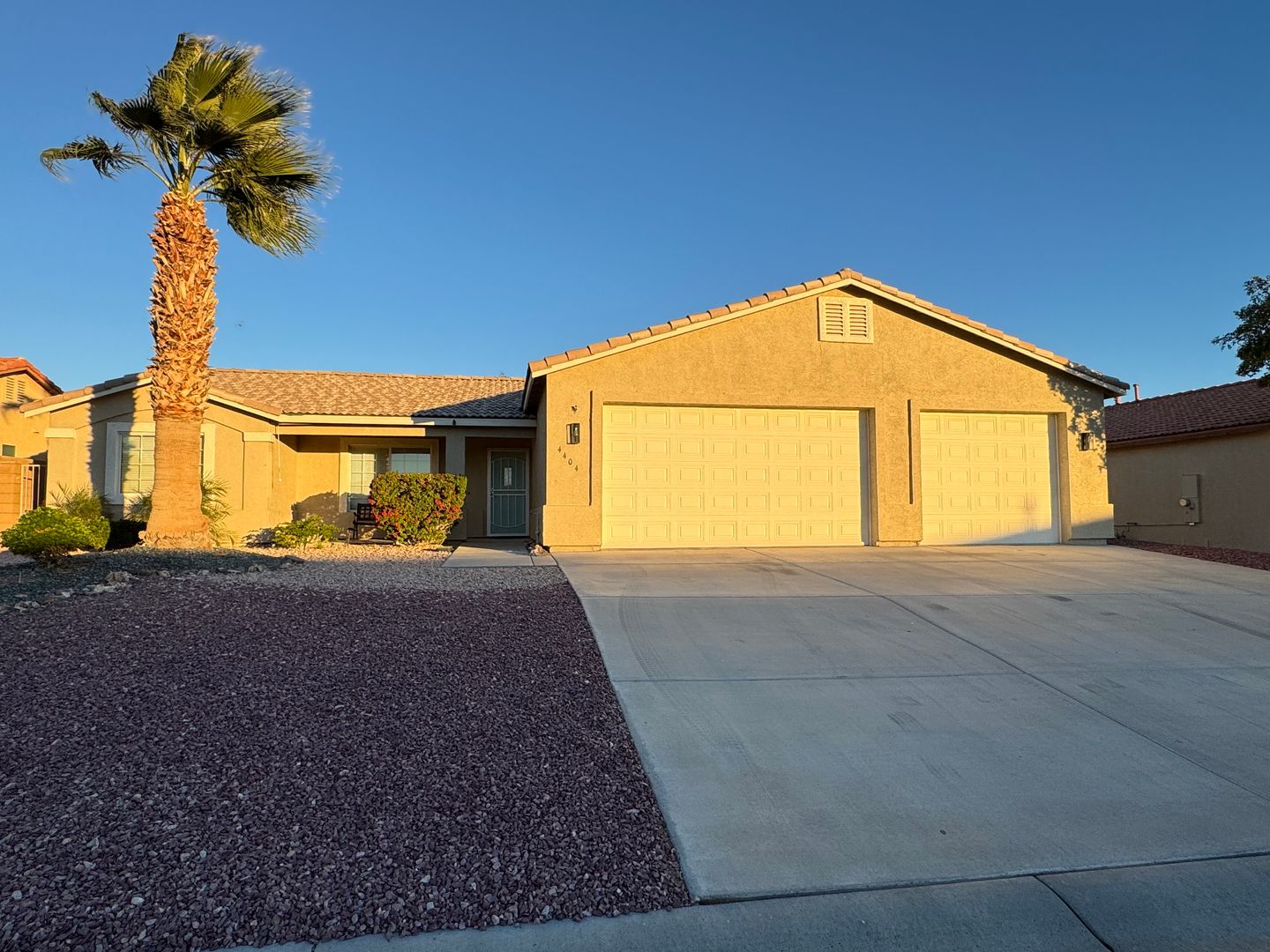 Fort Mohave House: 4404 S Heather Ave