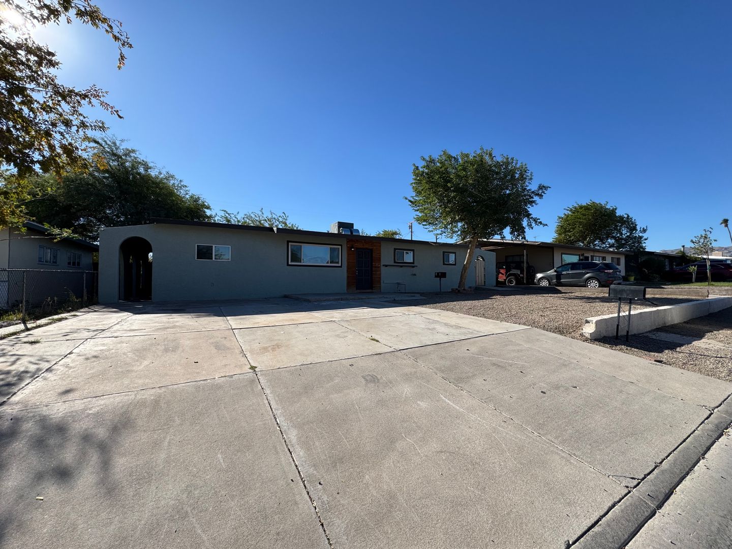 Needles House: 1910 Rio Vista Dr