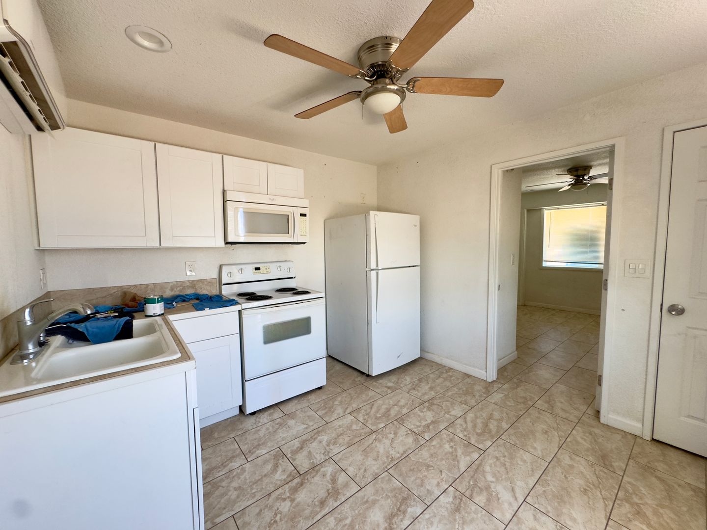 Needles Apartment: 216 San Clemente