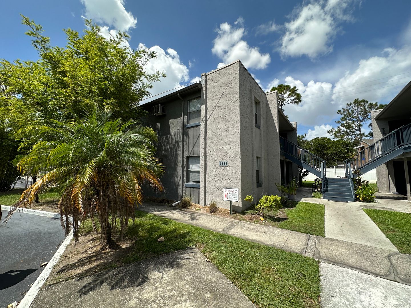 Orlando Apartment: 5111 Curry Ford Rd. #4