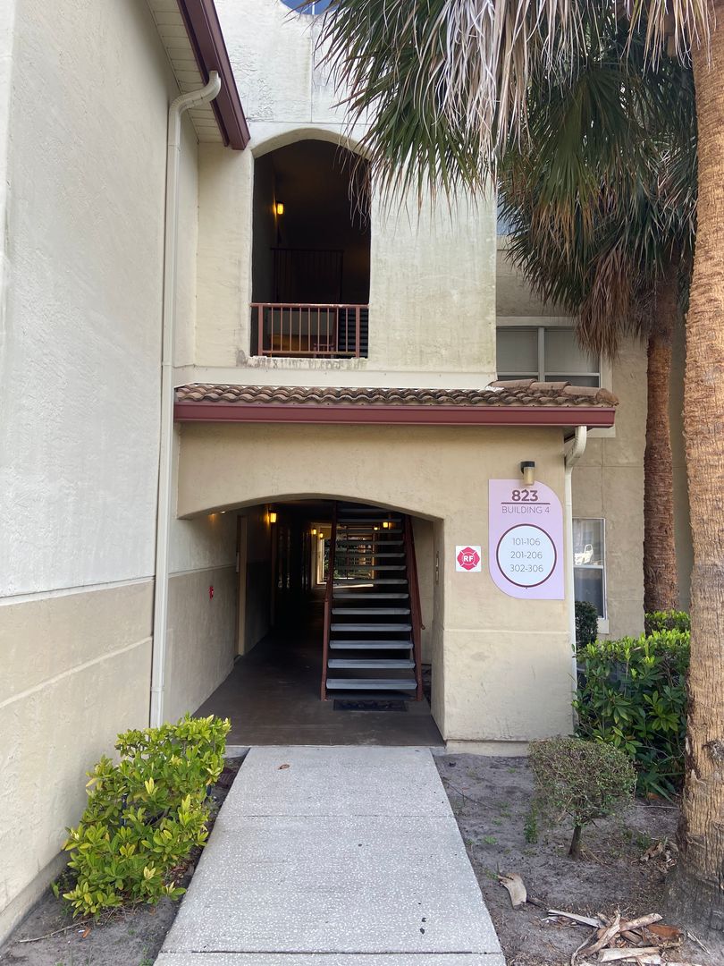 Altamonte Springs Condo: 823 Camargo Way #302