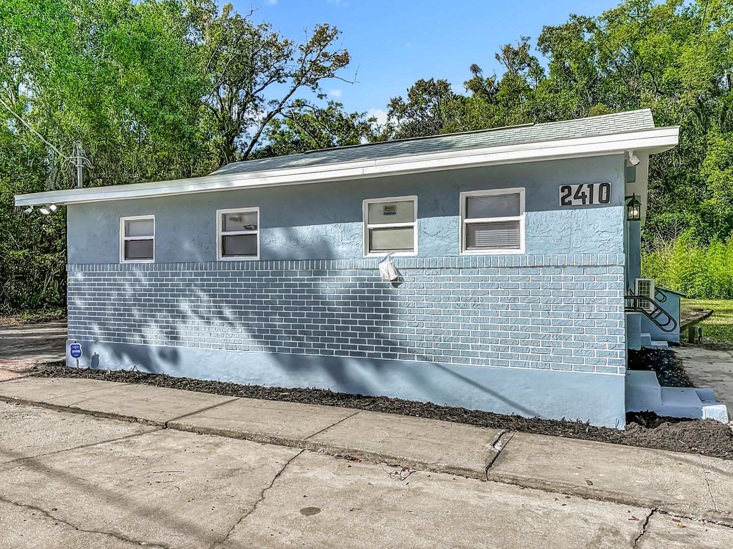 Sanford House: 2410 Southwest Rd.