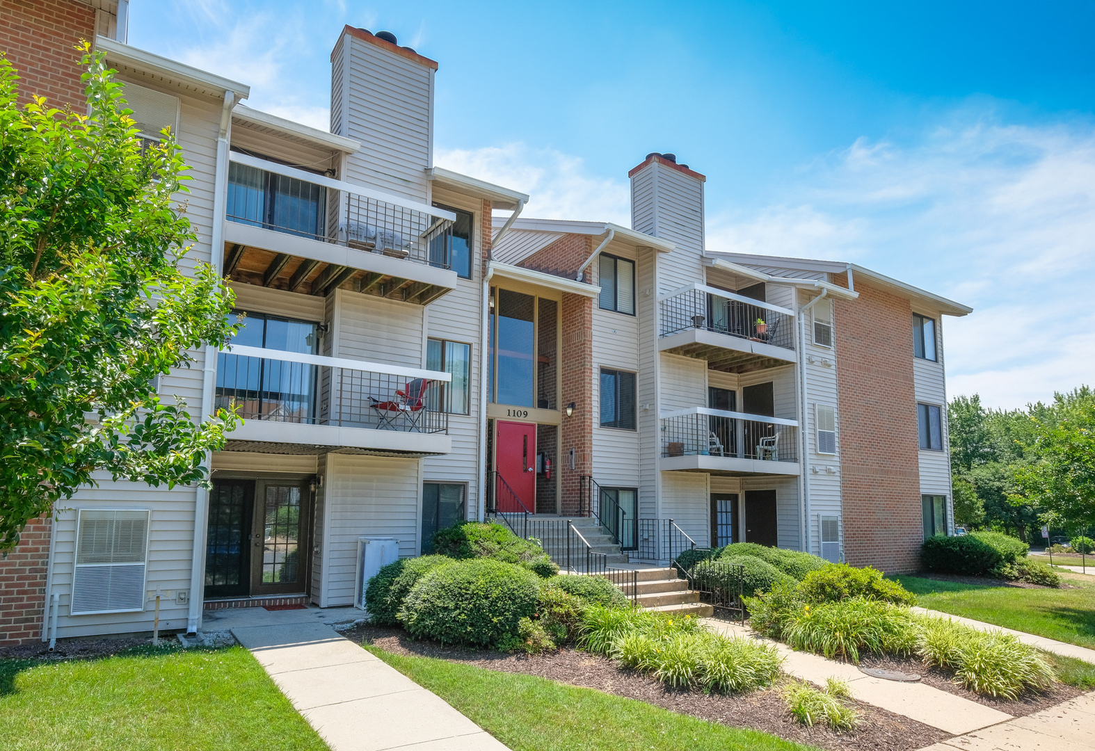 Glen Burnie Condo: 1109 Castle Harbour Dr #1D