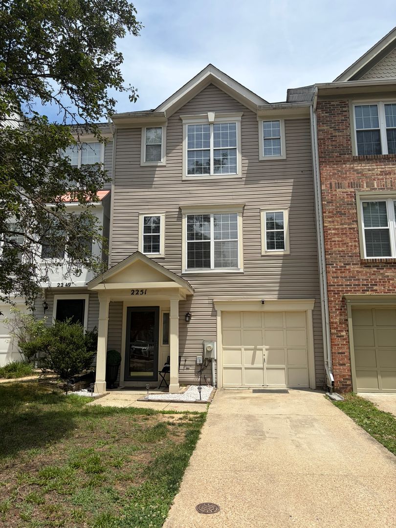 Odenton House: 2251 Commissary Circle