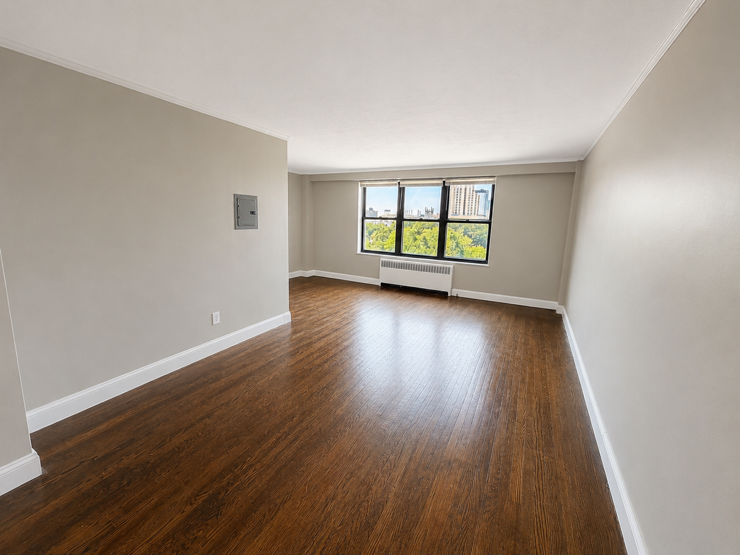 Cleveland Apartment: 1900 E 30th St