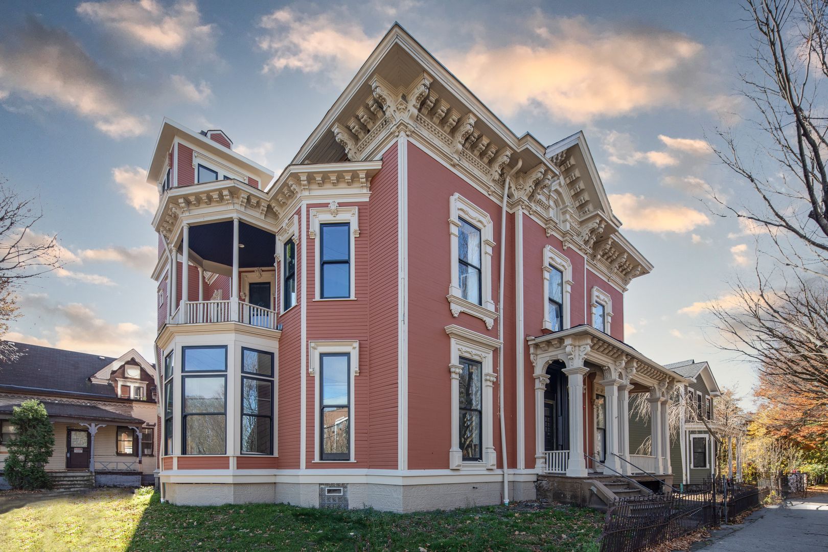 Cleveland Apartment: 3805 Franklin Blvd