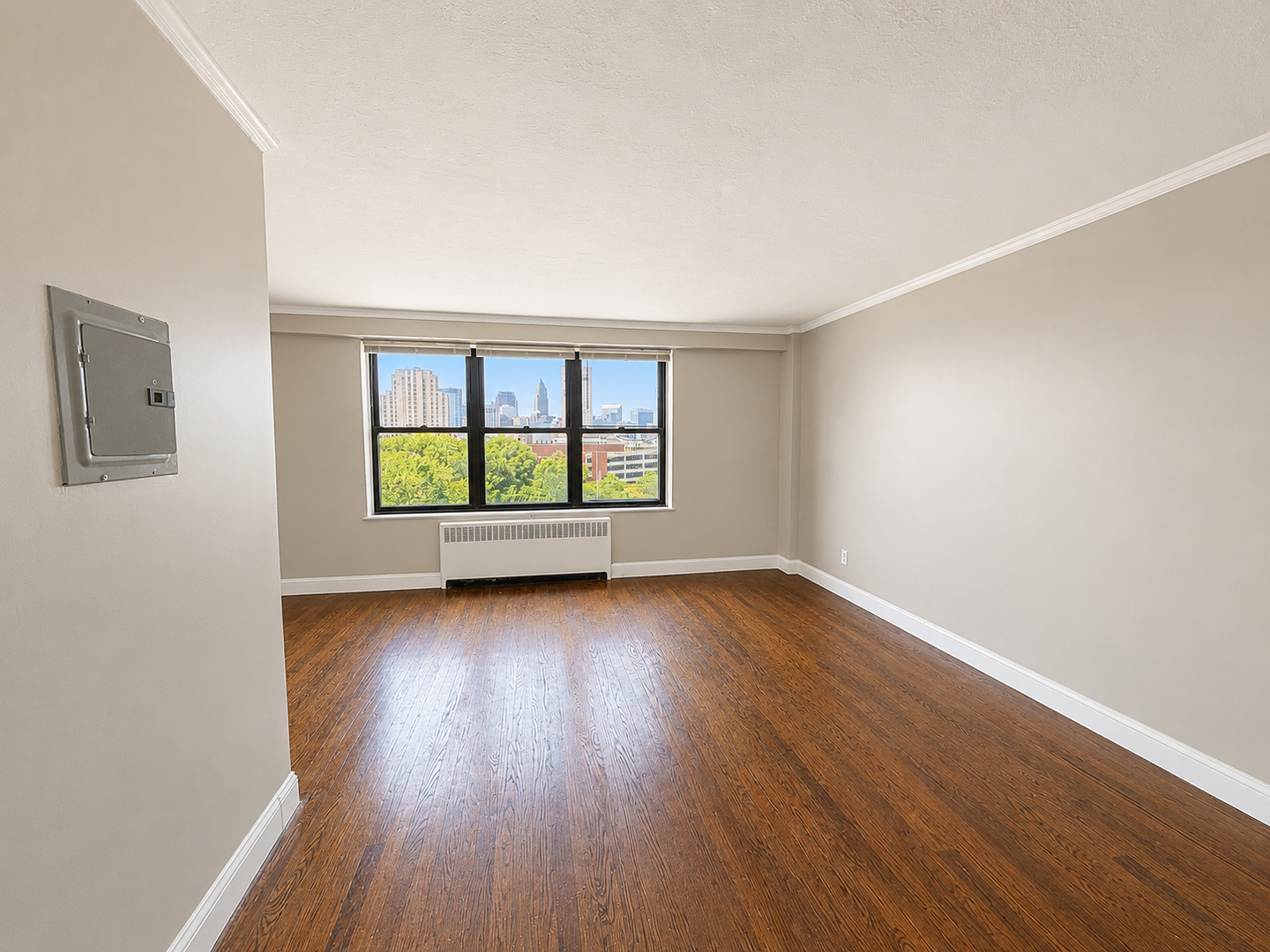 Cleveland Apartment: 1900 E 30th St