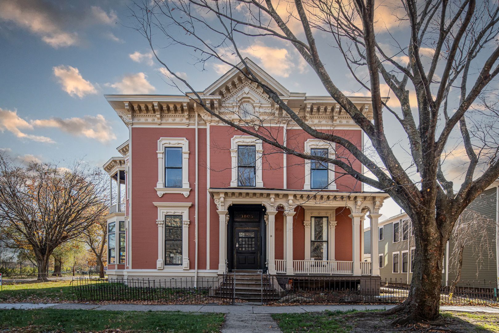 Cleveland Apartment: 3805 Franklin Blvd