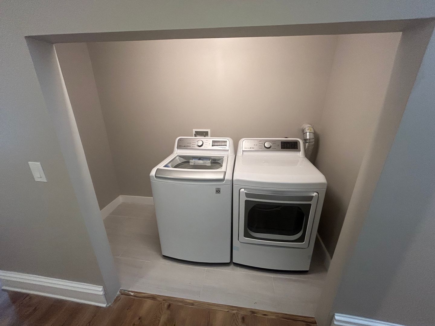3805 Franklin 19 of 71