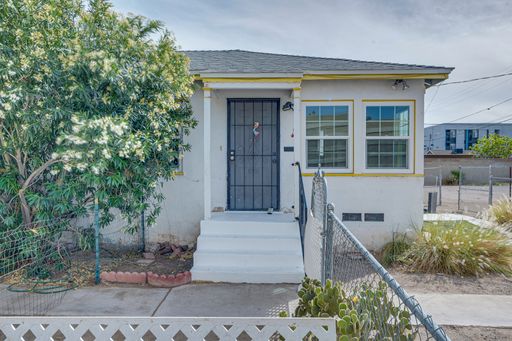 Charming & Convenient Living in the Heart of Downtown Las Vegas – photo 1