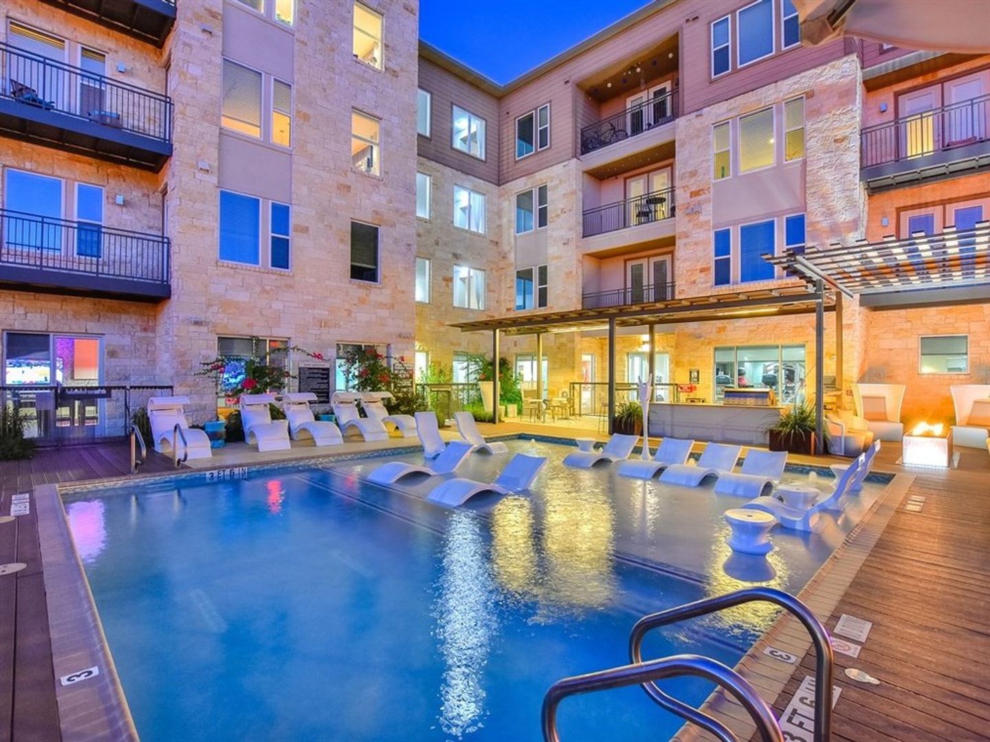 Austin Condo: 1900 Barton Springs Rd