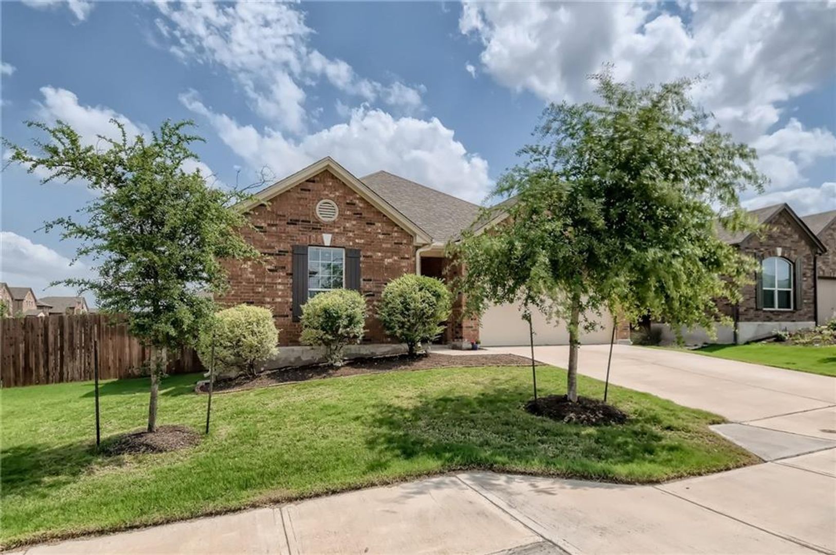 Georgetown House: 303 White River Dr