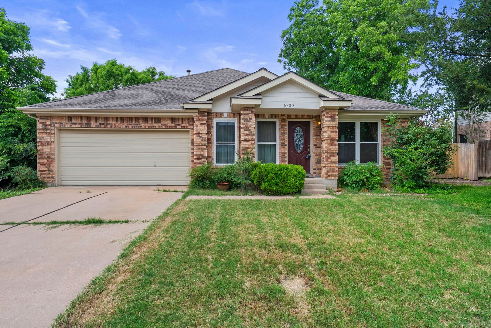 Austin House: 6700 Carisbrooke Lane