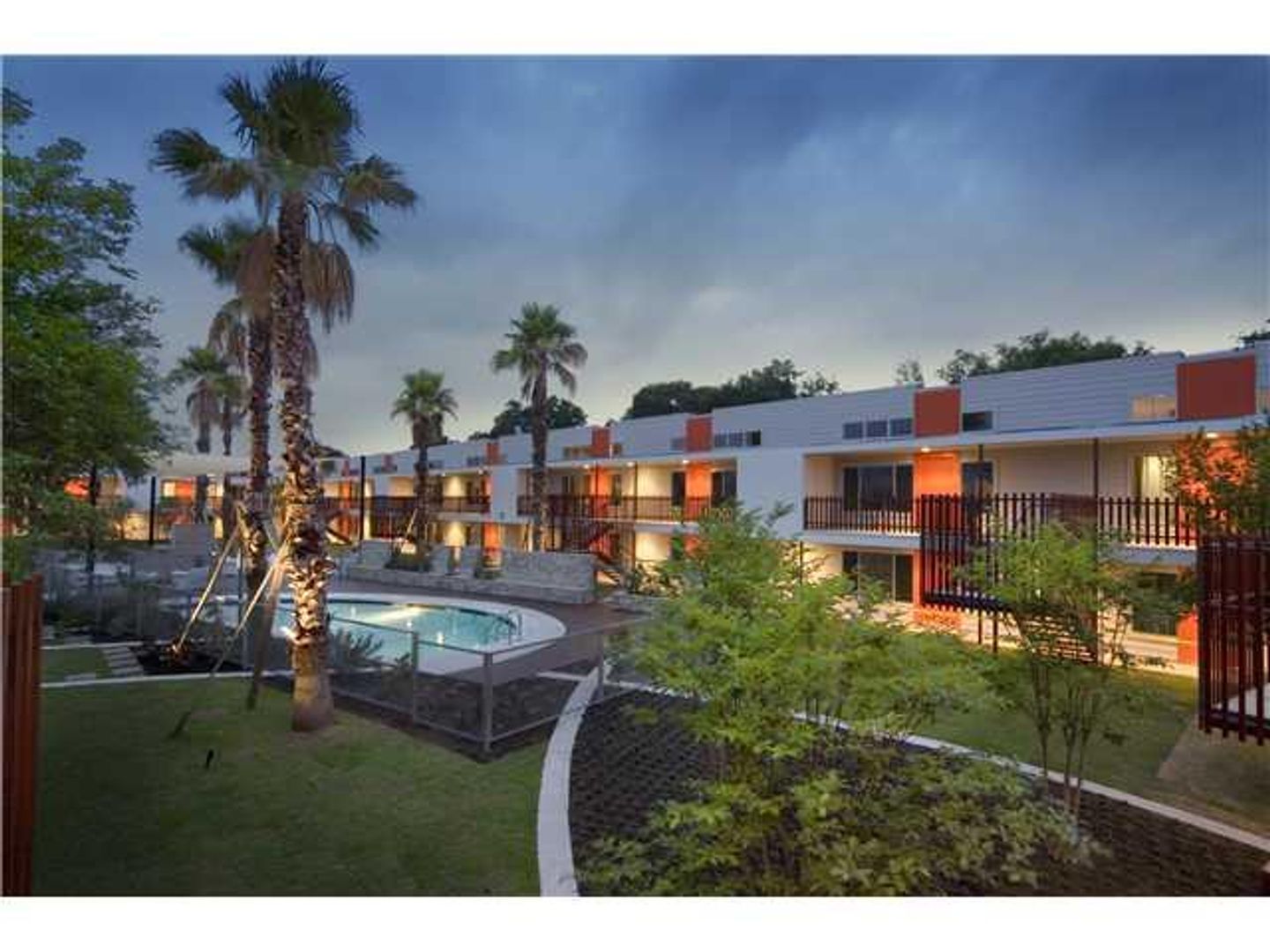 Austin House: 2200 Dickson Dr #218