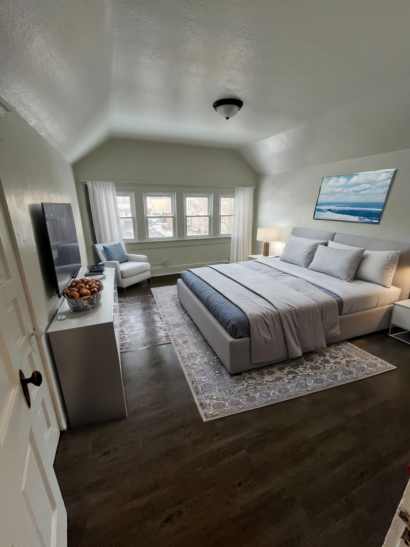 Anderson Apartment: 121 West 13th Street