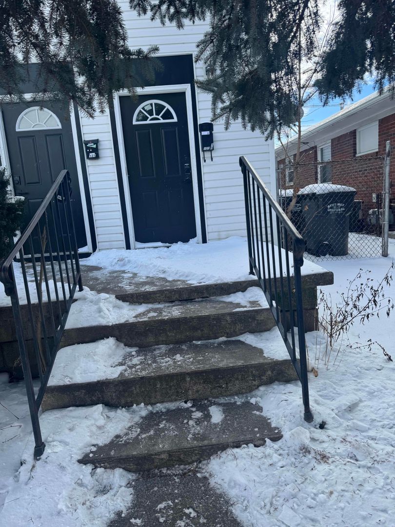 Anderson Apartment: 131 West 13th Street