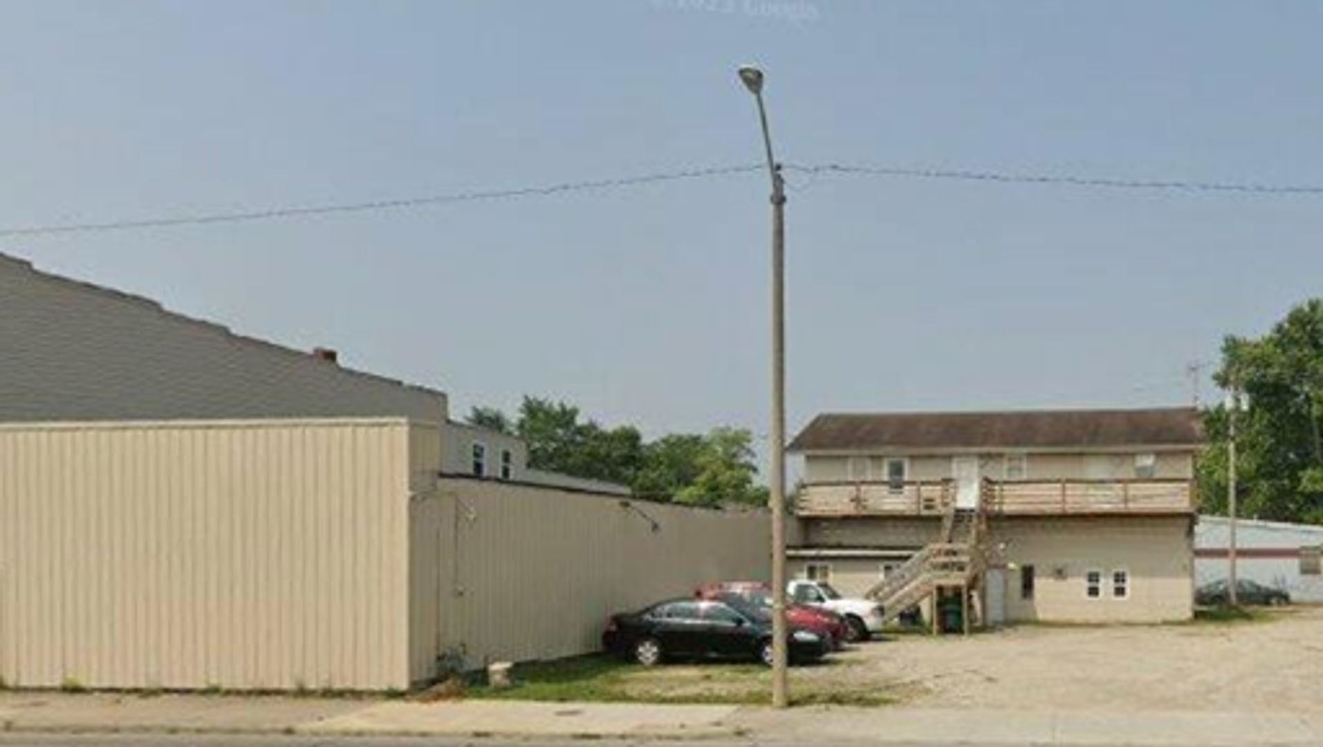 Muncie Apartment: 1523 South Walnut Street