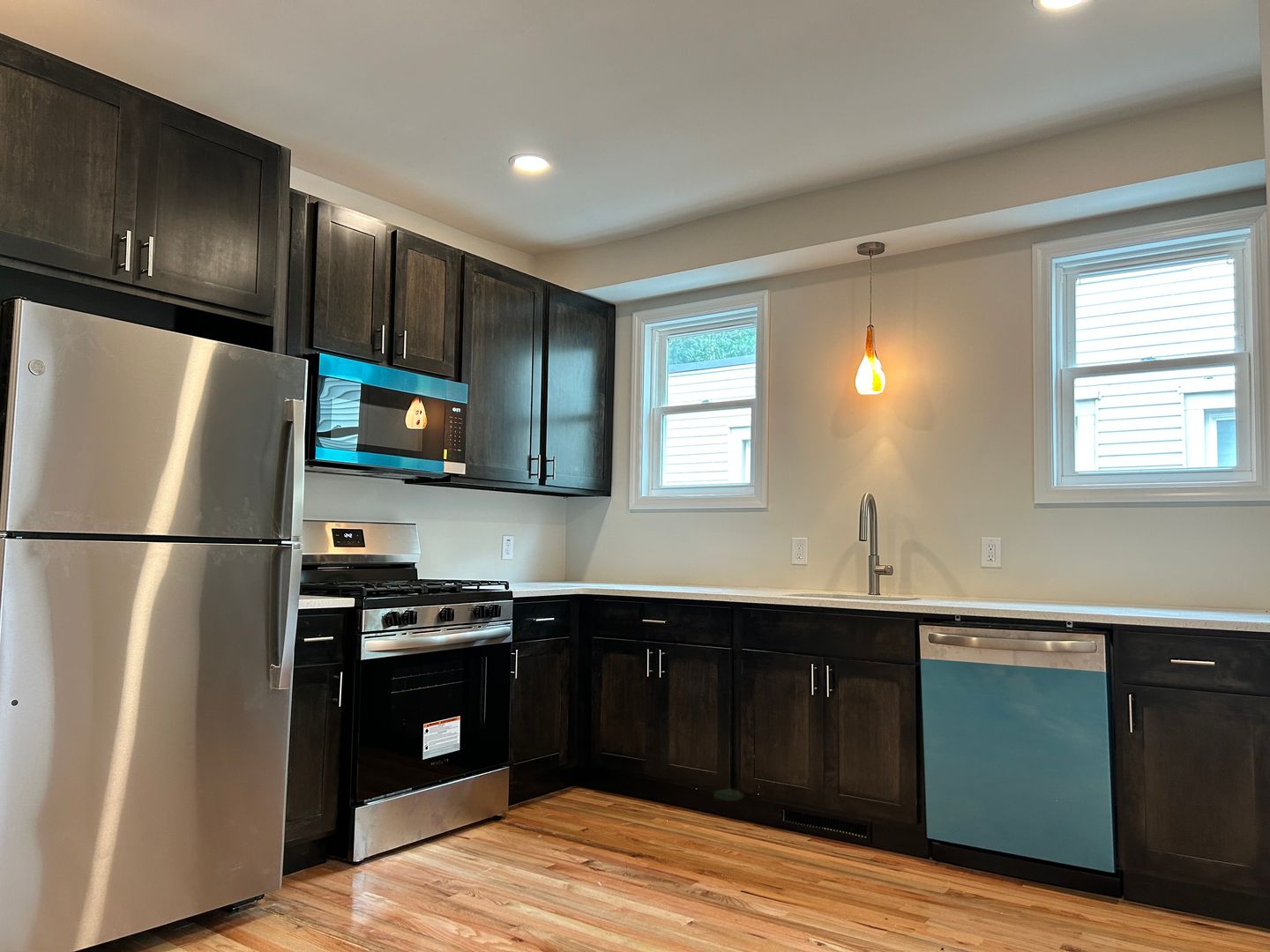 Gloucester City Apartment: 414-416 Ridgeway
