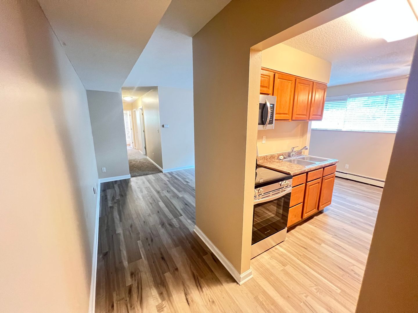 Urbandale Apartment: 7715 Hickman Road