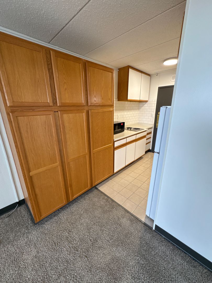 Clive Apartment: 11040 Hickman Road