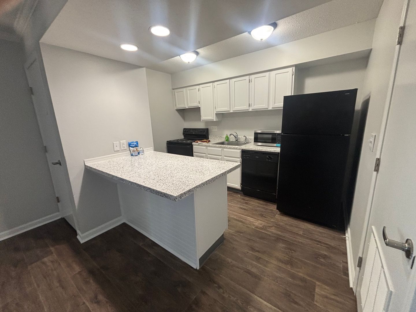 Clive Apartment: 11428 Forest Ave