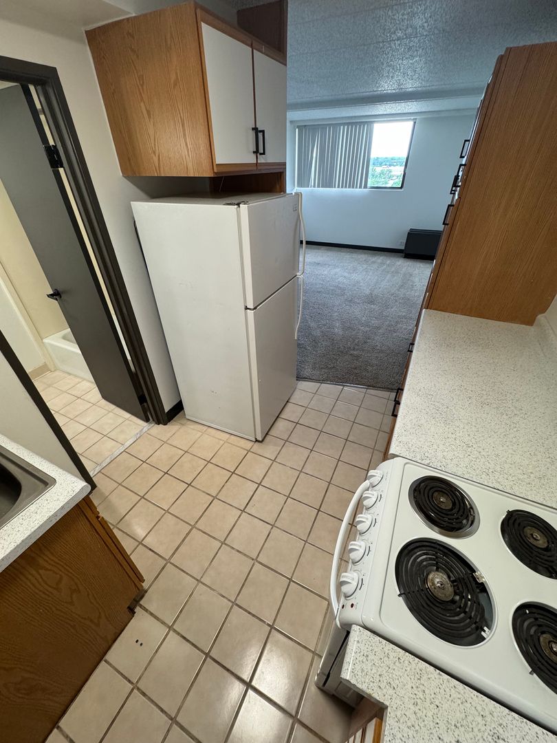 Clive Apartment: 11040 Hickman Road