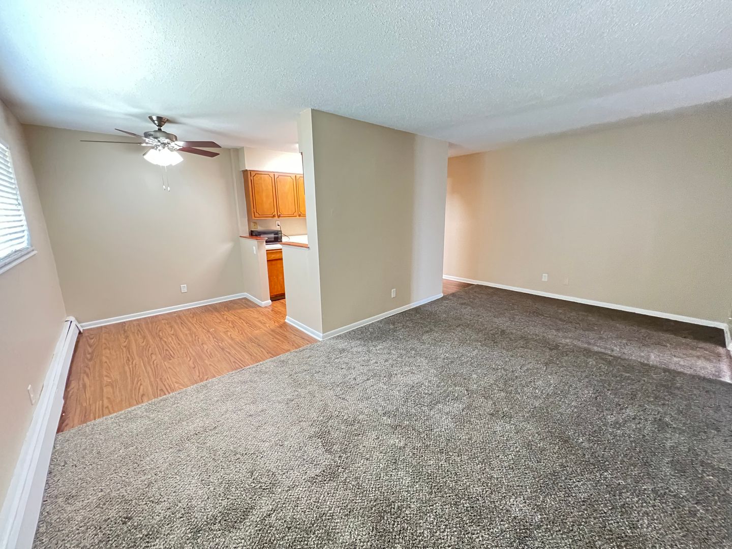 Des Moines Apartment: 2270 Bell Ave