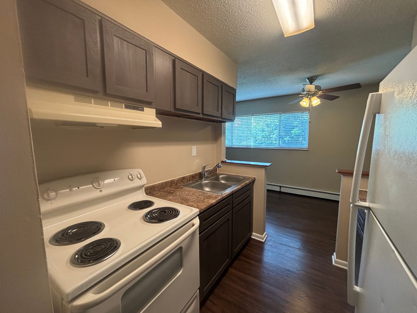 Urbandale Apartment: 7715 Hickman Road