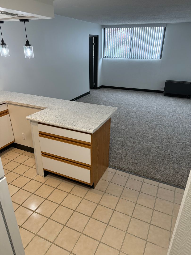 Clive Apartment: 11040 Hickman Road