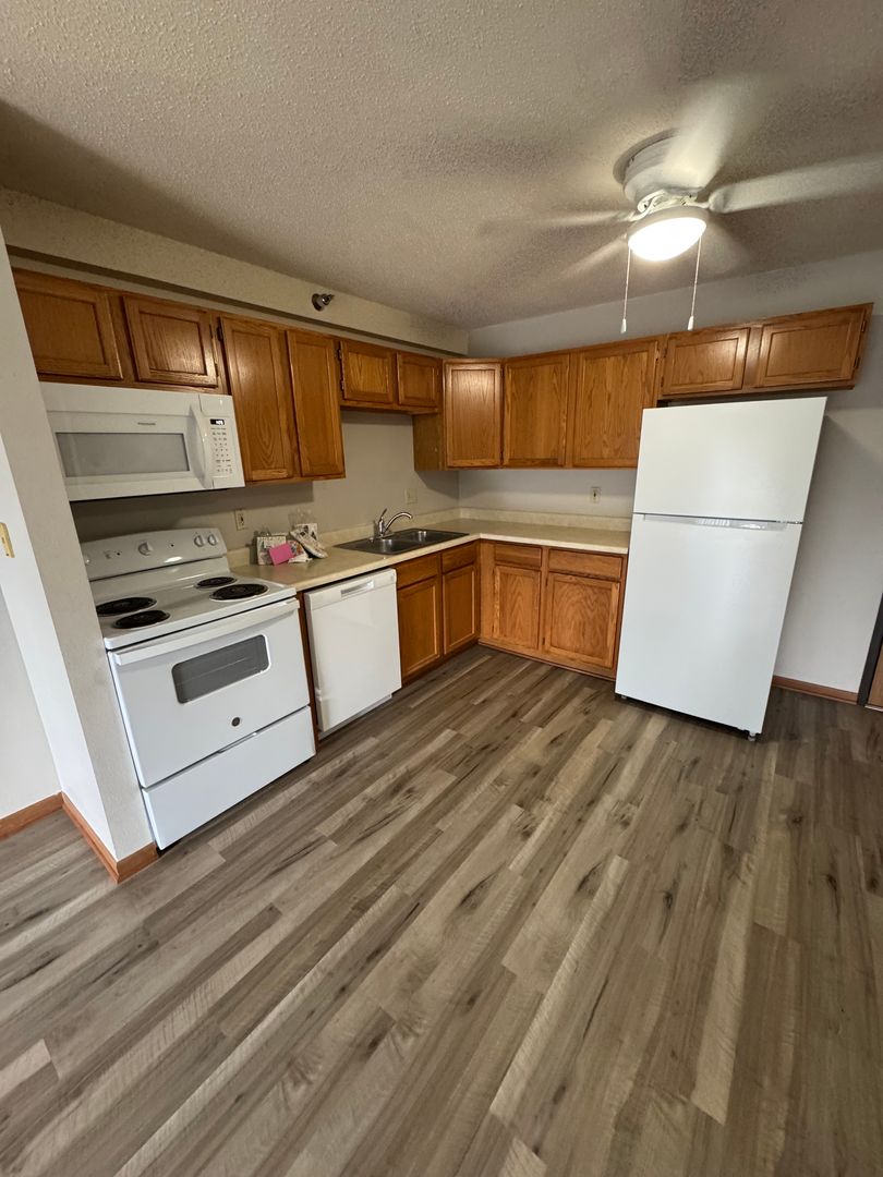 West Des Moines Apartment: 2625 Vine Street