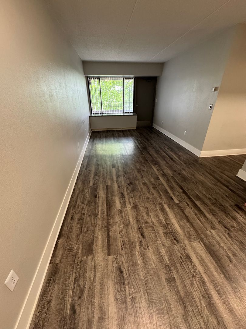 Des Moines Apartment: 2270 Bell Ave
