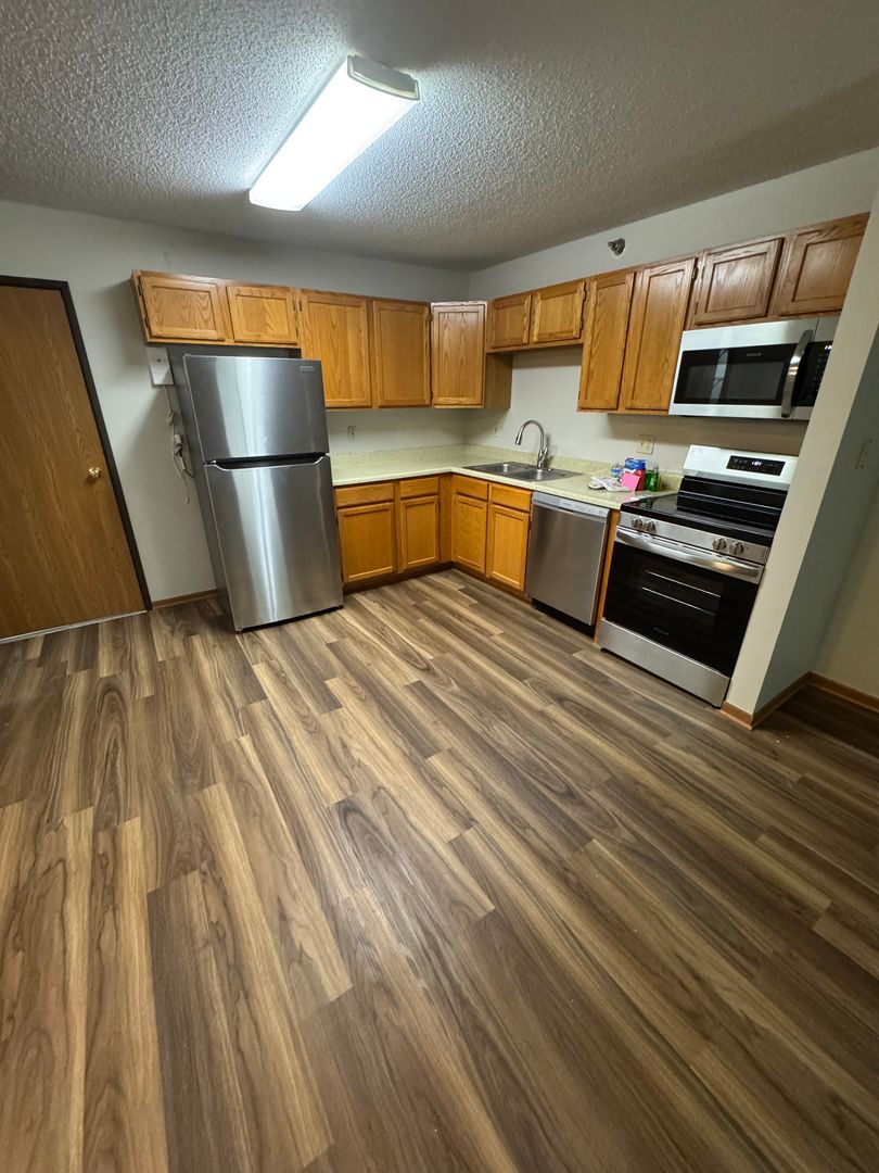 West Des Moines Apartment: 2625 Vine Street