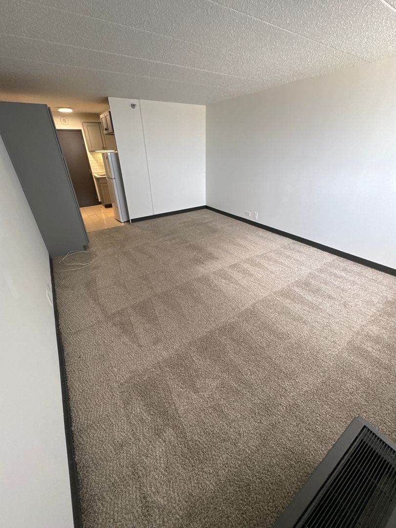 Clive Apartment: 11040 Hickman Road