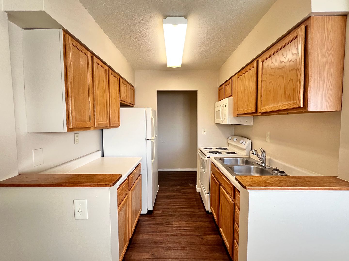 Urbandale Apartment: 7715 Hickman Road