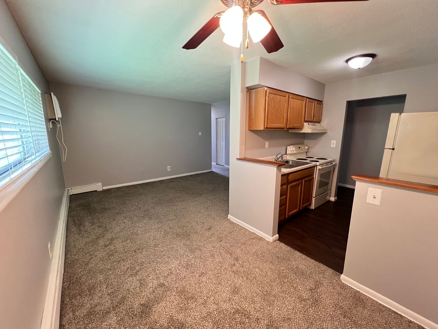 Urbandale Apartment: 7715 Hickman Road