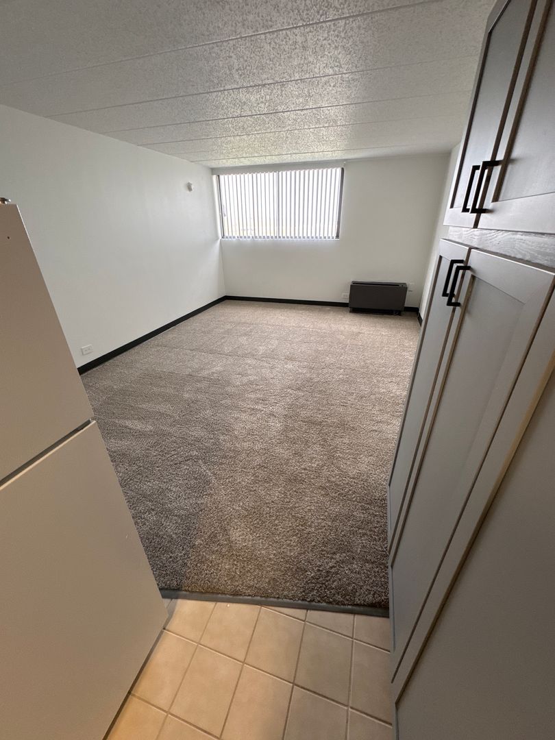 Clive Apartment: 11040 Hickman Road