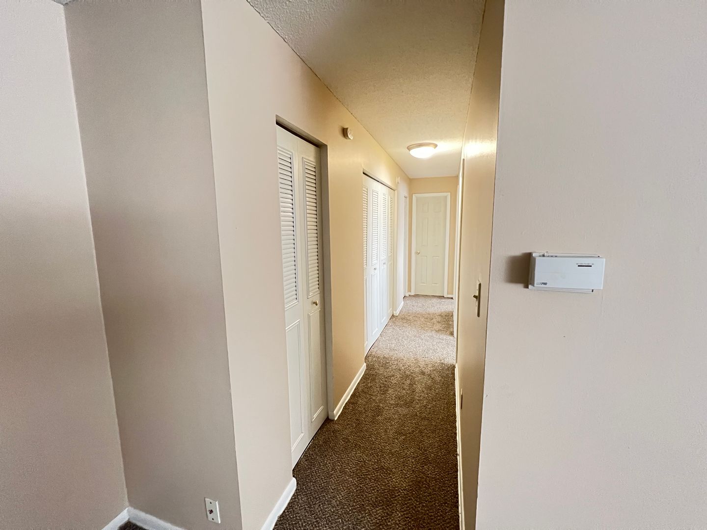 Urbandale Apartment: 7715 Hickman Road
