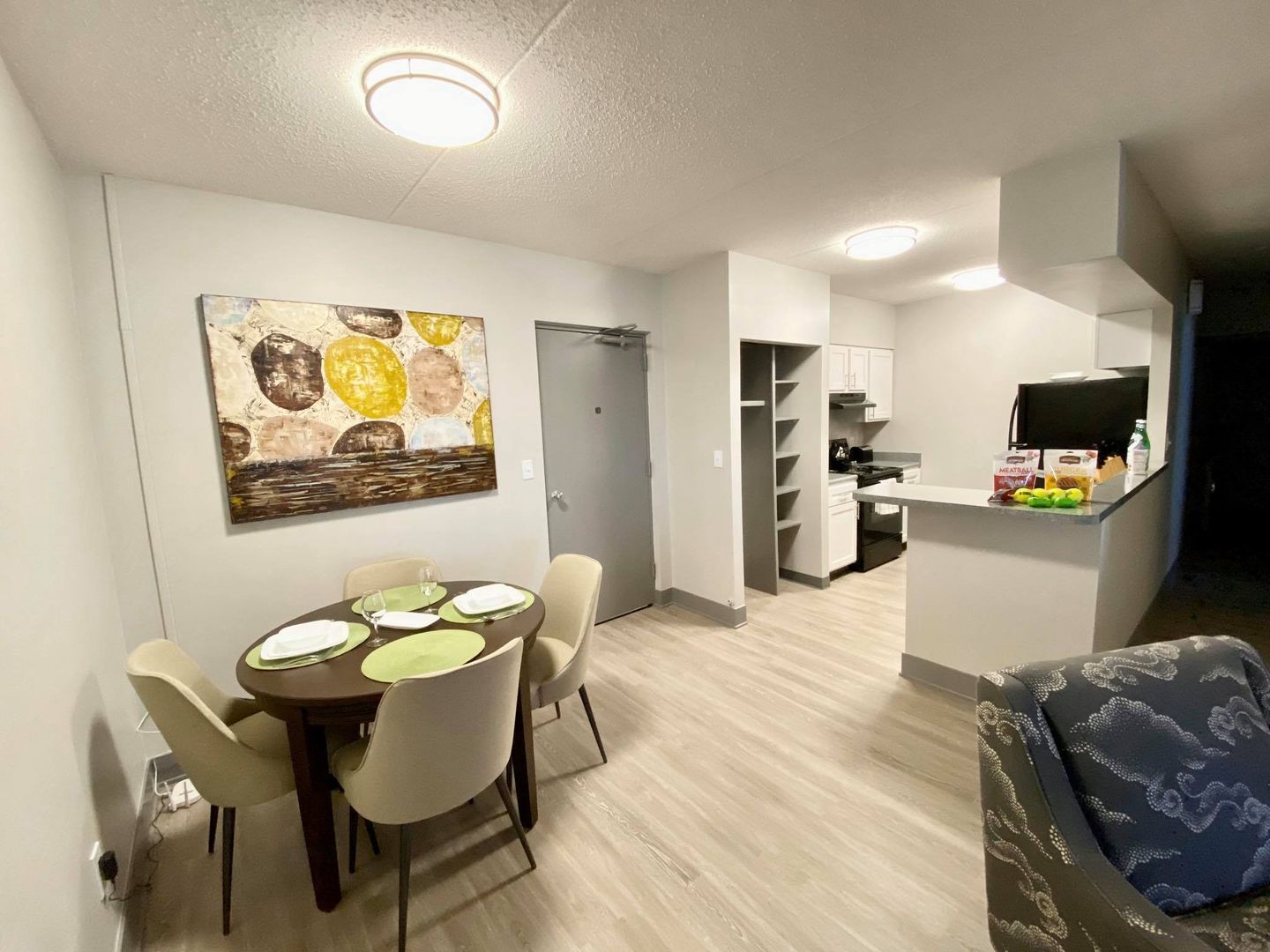 Des Moines Apartment: 2270 Bell Ave