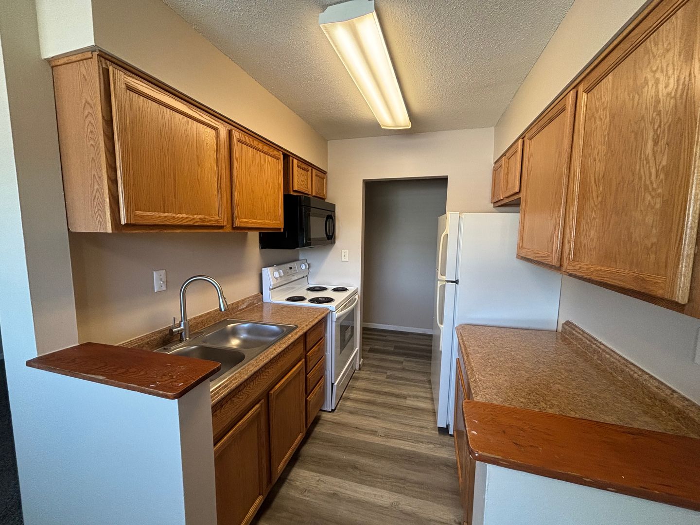 Urbandale Apartment: 7715 Hickman Road