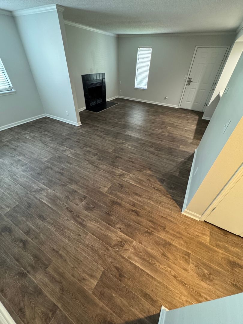 Clive Apartment: 11428 Forest Ave