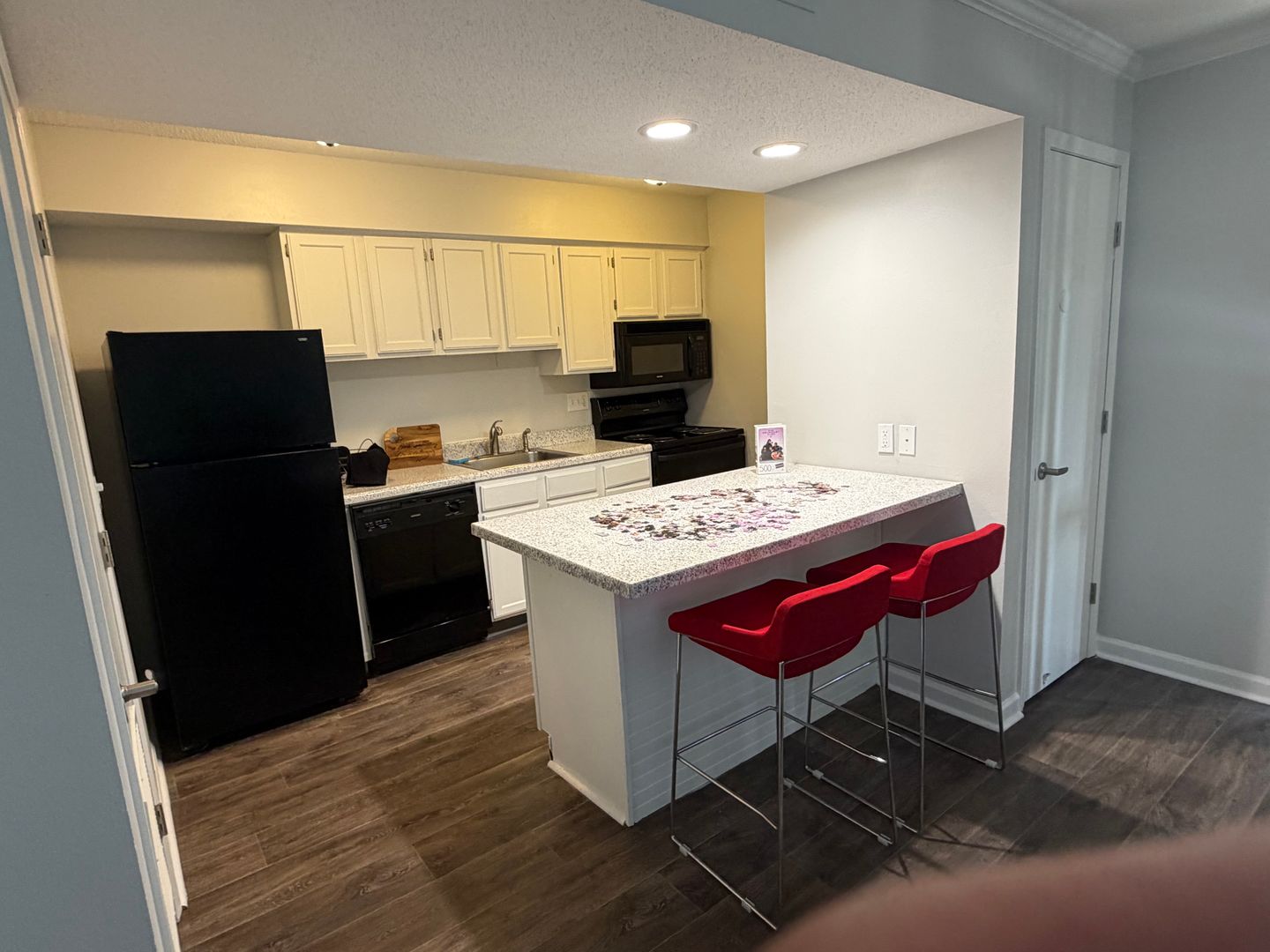Clive Apartment: 11428 Forest Ave
