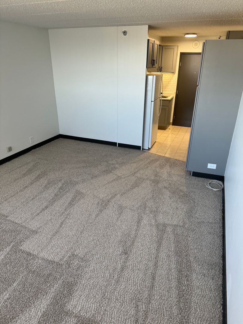 Clive Apartment: 11040 Hickman Road