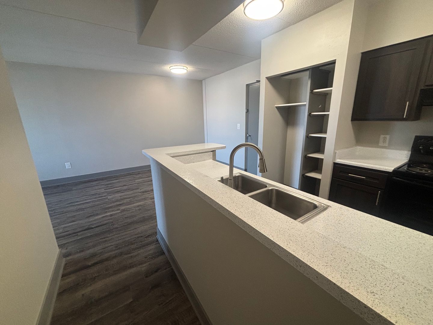 Des Moines Apartment: 2270 Bell Ave
