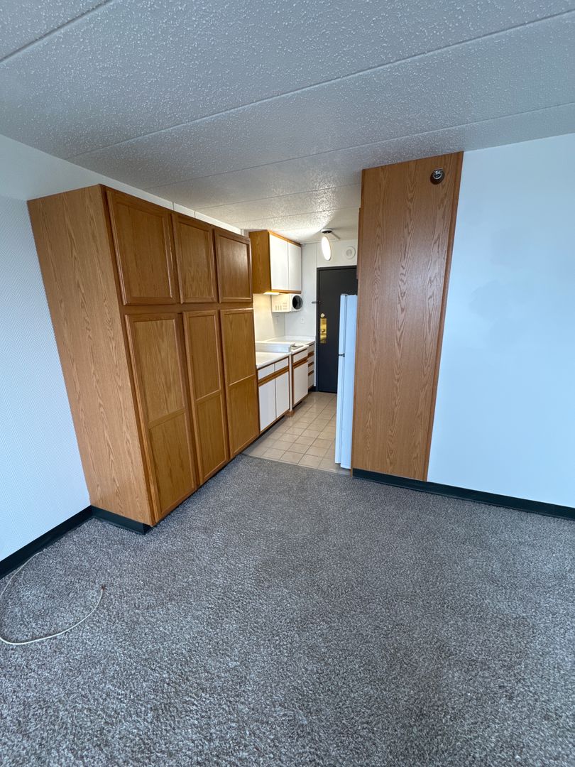 Clive Apartment: 11040 Hickman Road