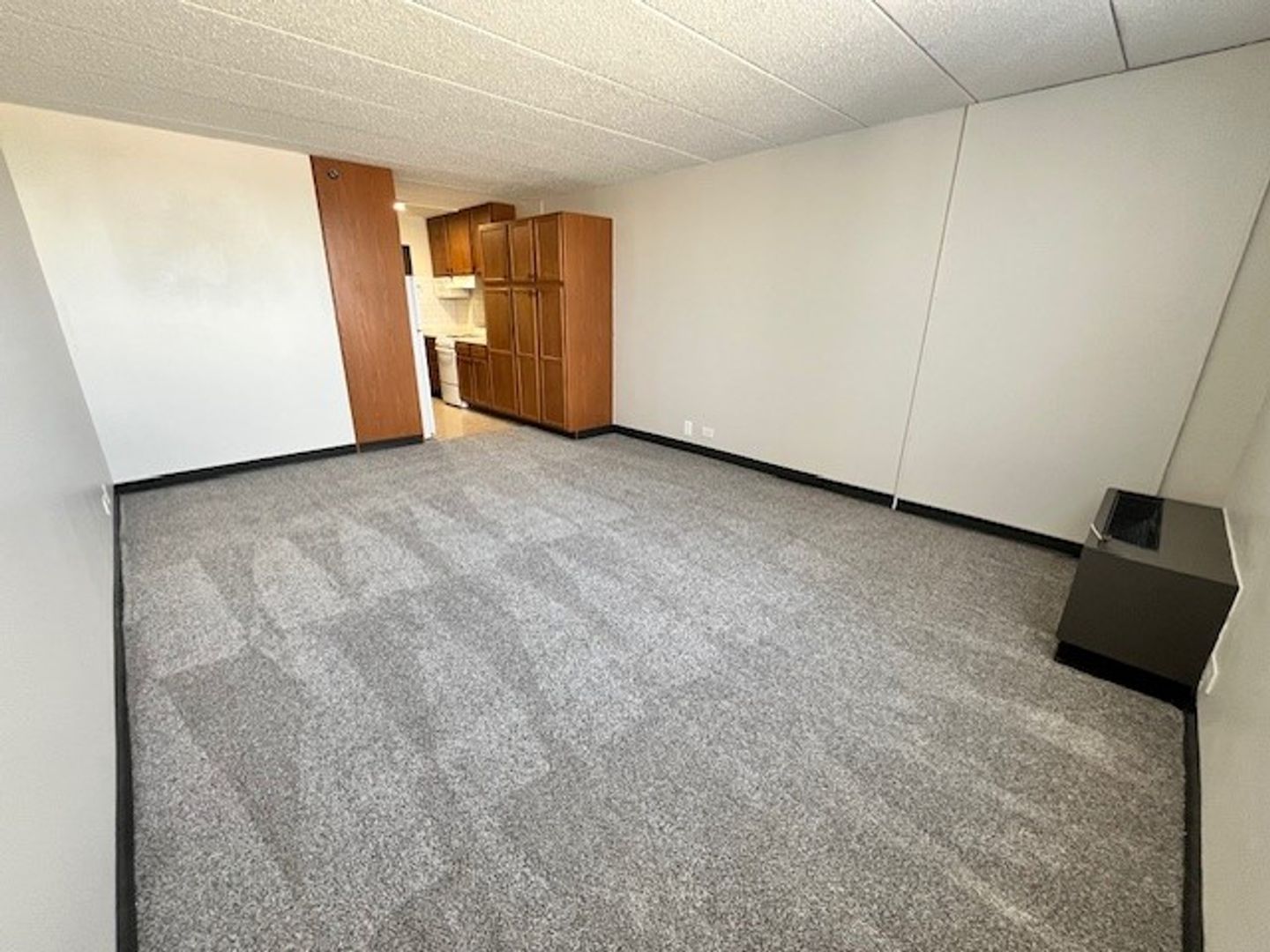 Clive Apartment: 11040 Hickman Road