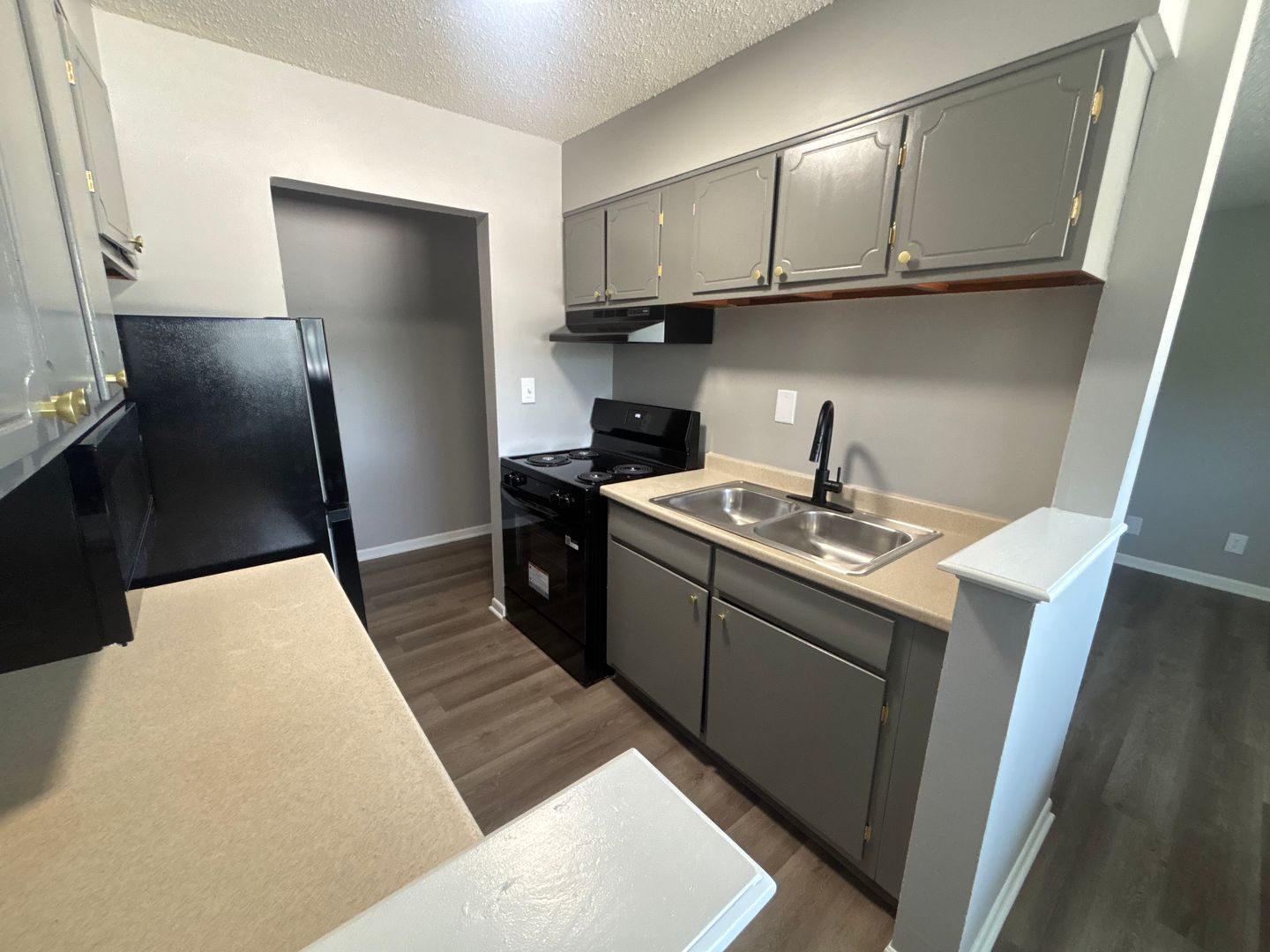 Urbandale Apartment: 7715 Hickman Road